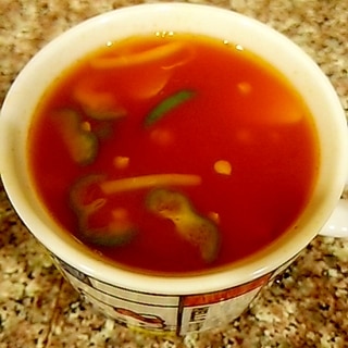 さつまいもとピーマンの中華トマトスープ